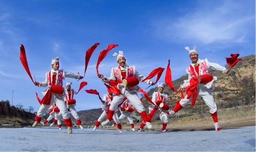 生命的鼓点：在《安塞腰鼓》中感受激荡的生命力