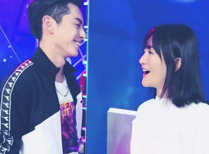 王鹤棣颁奖现场尖叫声不断，粉丝的热情让他直呼“太震撼”