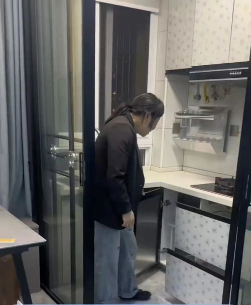 退房遭遇离谱“拆窗验灰”：女子的维权之路