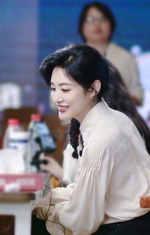 岁月从不败美人：万茜与她的经纪人之路