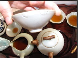 那一夜，杯碎的声音刺痛了他的心