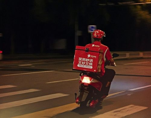 京东外卖，“烧”上牌桌：小张的观察视角