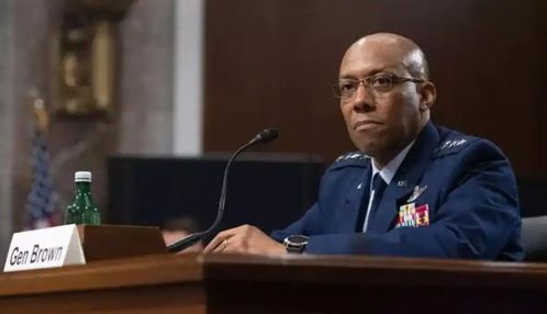 震惊！五位前防长联名谴责特朗普解雇美军高层