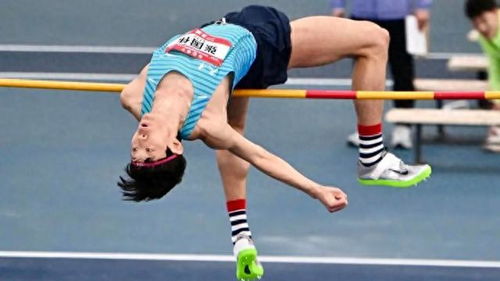 张国伟意外受伤，他的人生故事让人深思