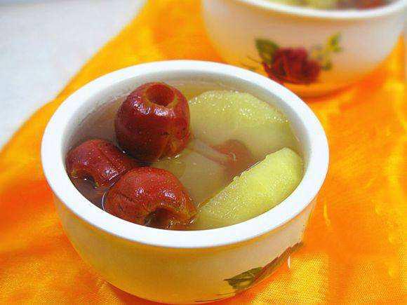 慢火煮苹果养生汤：一份温暖身心的健康秘方