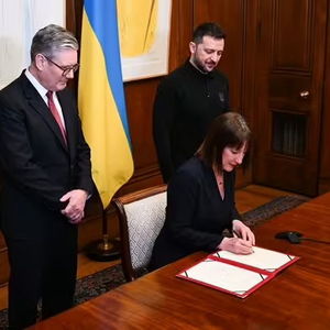 英乌贷款协议签署背后：一场经济与未来的博弈