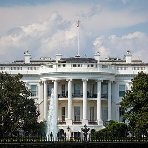 特朗普推动英语成美国官方语言，背后真相竟是这样！