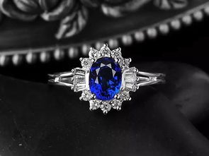 红蓝宝石的神秘魅力：云上玥的穿搭秘籍