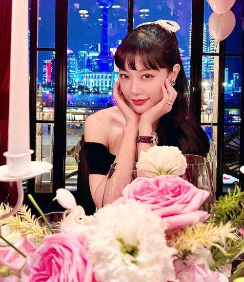 克拉拉经纪人视角：她的美究竟有多“犯规”？