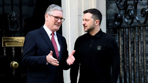 泽连斯基与斯塔默的会面：一次跨越国界的感谢