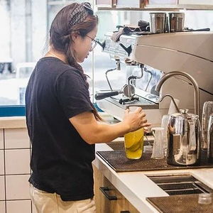 茶饮圈变天：一个餐饮回收人眼中的行业巨变