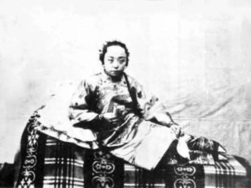 从赛金花与慈禧太后对比中，看女性人格的光辉