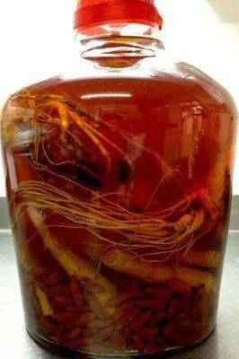 如何用羌活和白酒制作养生药酒？小李的泡酒心得分享