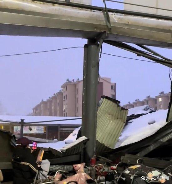 亲历山东市场棚顶坍塌事件：暴雪下的惊魂一刻