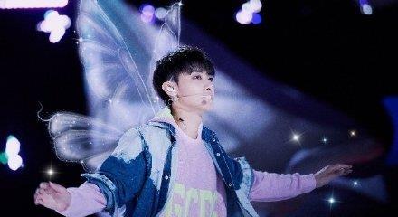 黄子韬直播唱跳楼机：一场粉丝与偶像的狂欢盛宴