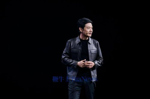 雷军回应穿皮夹克事件：这波操作背后的小米SU7 Ultra风格密码