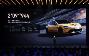 雷军的定价哲学：百万豪车卖不动对品牌真的没帮助吗？