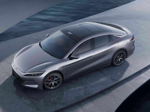 比亚迪唐L无人机版亮相，科技与汽车的完美融合