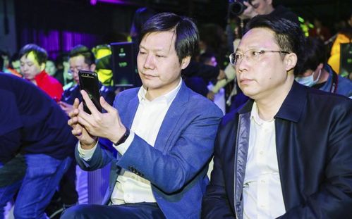 雷军爆料小米15系列手机磁吸外接摄像头，未来影像体验再升级