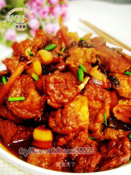 油豆腐烧肉：舌尖上的家常美味