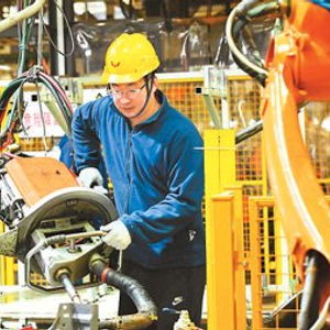 经济回暖，小李的创业故事见证时代机遇