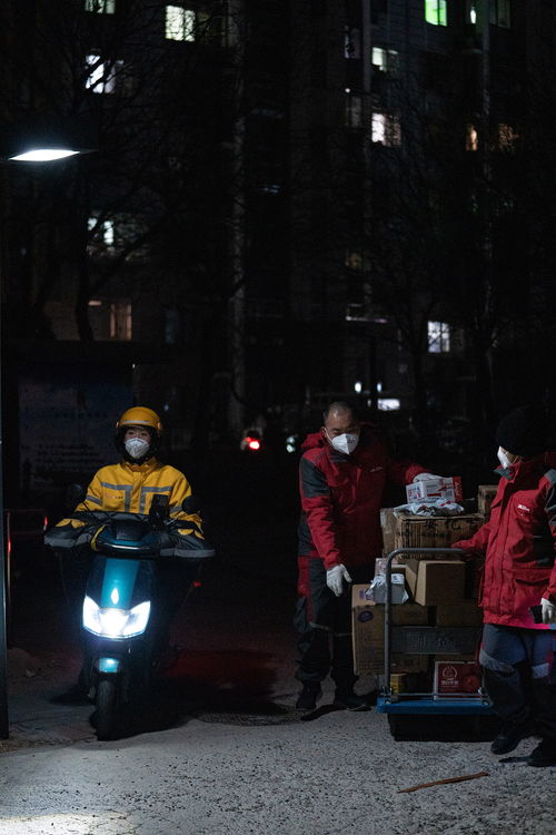 白天送快递晚上唱歌：一个普通人的追梦之旅