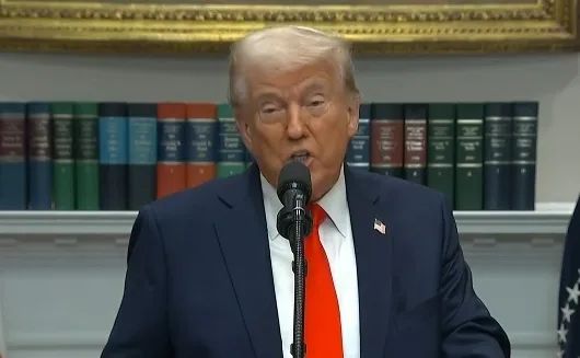 特朗普：泽连斯基为何欠美国一句感谢？