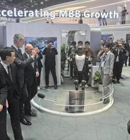 见证历史：西班牙国王与中国人形机器人握手，科技外交新篇章