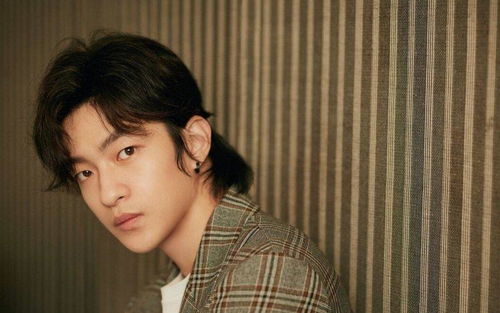 冯远征：AI写剧本缺乏人的温度，我们该如何看待这一观点？