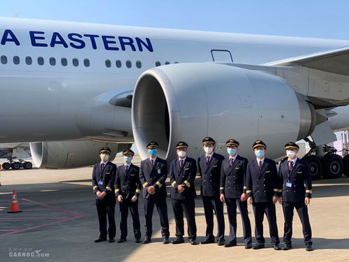 亲历高空惊魂：东航航班疑因机长失能紧急迫降