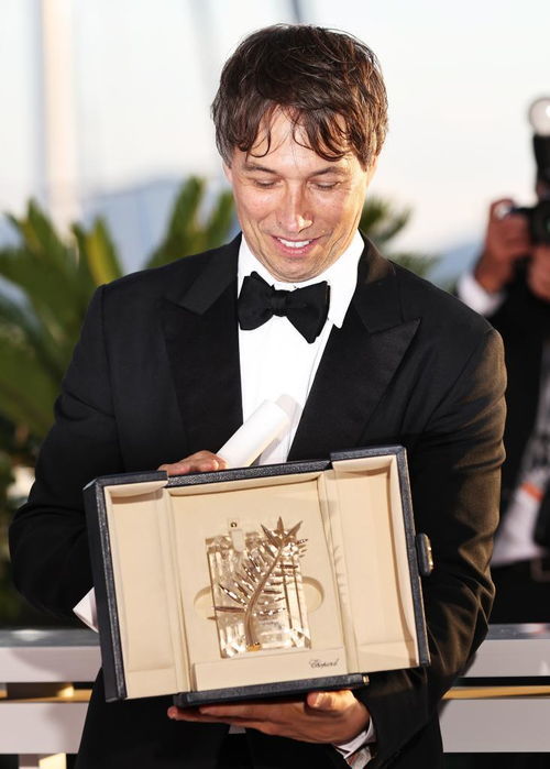 阿诺拉：一部电影引发的深思