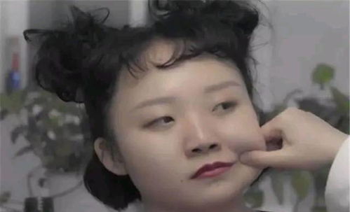 辣目洋子：从短视频到大荧幕的逆袭之路