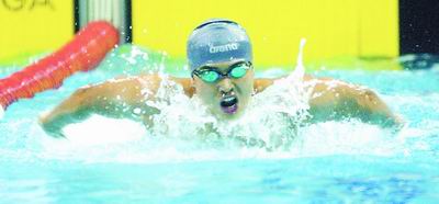 挑战自我：他的游泳记录4背后的故事