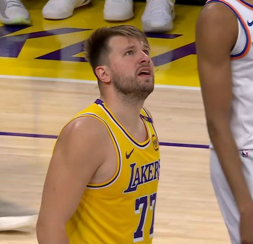 湖人8连胜！詹姆斯三双带队逆风翻盘，灰熊莫兰特缺阵成关键