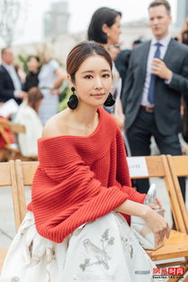 林心如看秀状态：优雅与时尚的代名词