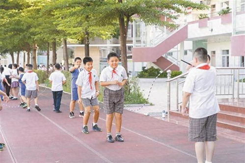 课间15分钟：孩子们的欢乐时光