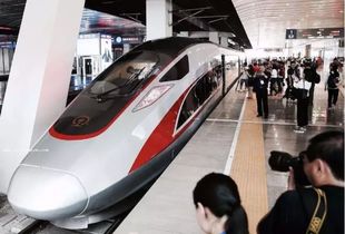 马斯克和特朗普都点赞的中国高铁，为何让美国人如此羡慕？