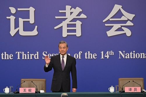 王毅外长引用的诗词如何翻译？深挖中国古语背后的智慧与韵味