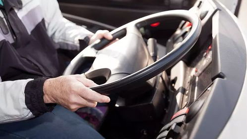 吵架时抢方向盘的行为有多危险？从“路怒症”说起