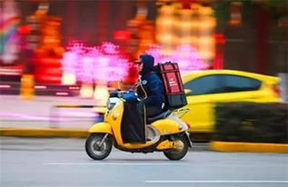 外卖吃点好的：从台风天到暖心配送，我们的选择