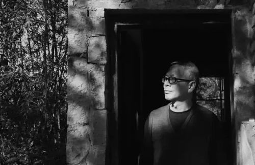 时光深处的那份深情：他与她的故事