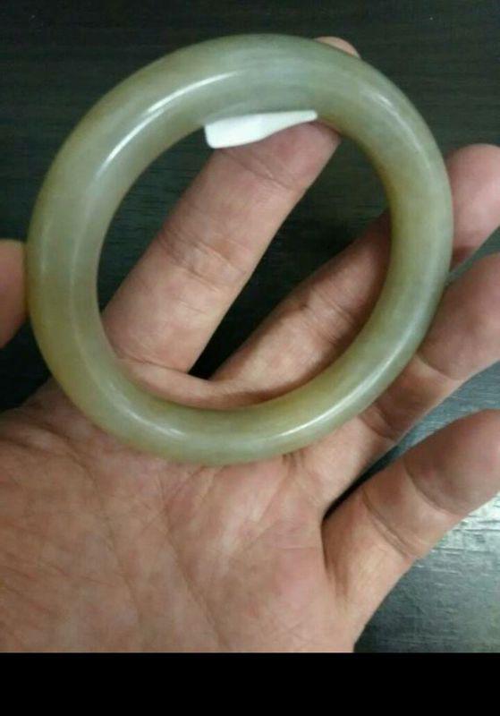 和田手镯城“白菜价卖手镯”事件真相：一场闹剧还是另有隐情？