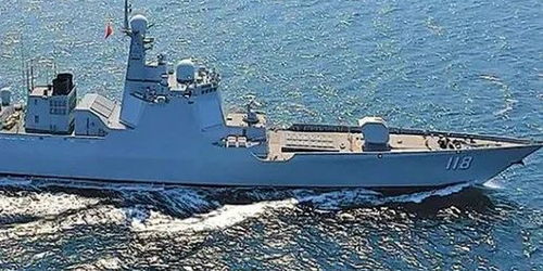 中伊俄海军联合演习：和平与合作的强音