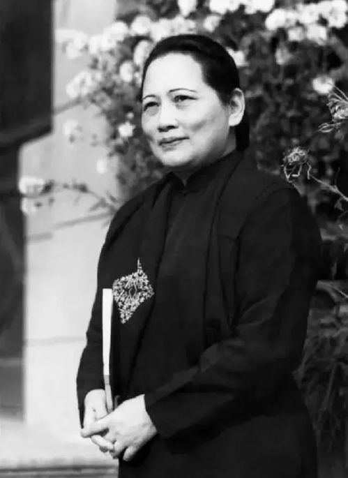 把杰出女性尊称为先生合适吗？