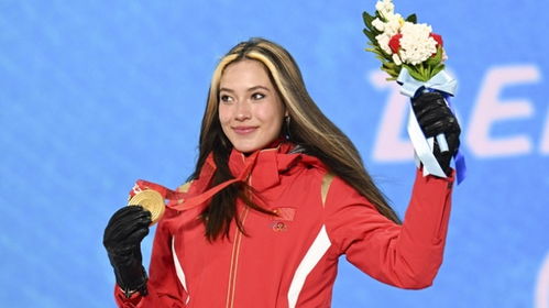 谷爱凌锁骨受伤：从Aspen到哈尔滨，她的伤痛与坚持