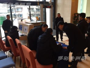 人大代表街头针灸：随身携带针灸包的温暖行动