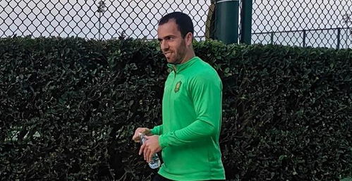 塞尔吉尼奥归化之路：从巴西到中国的足球梦想