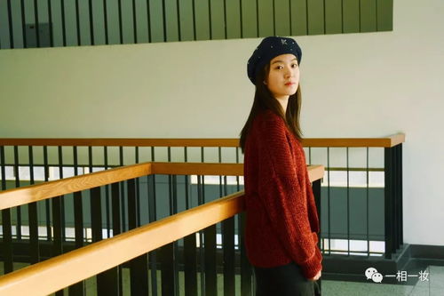 女生拍照摆姿势不慎扇路人一巴掌：尴尬瞬间背后的故事