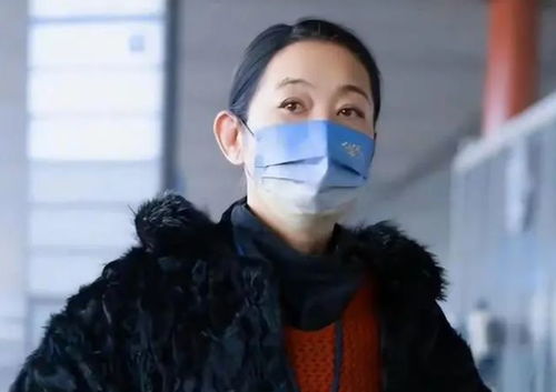 倪萍近况曝光：瘦了一圈下巴都尖了，她回应整容传闻的真相