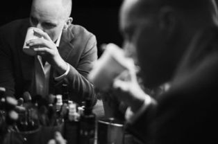 放弃成见，就是搬了一座大山